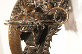 Голова японского дракона
