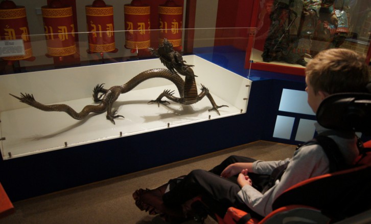 Олег Байков и японский дракон в Государственном музее истории религии